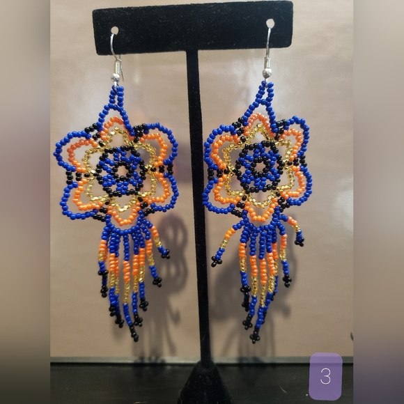 Beaded earrings - Picture 3 of 10